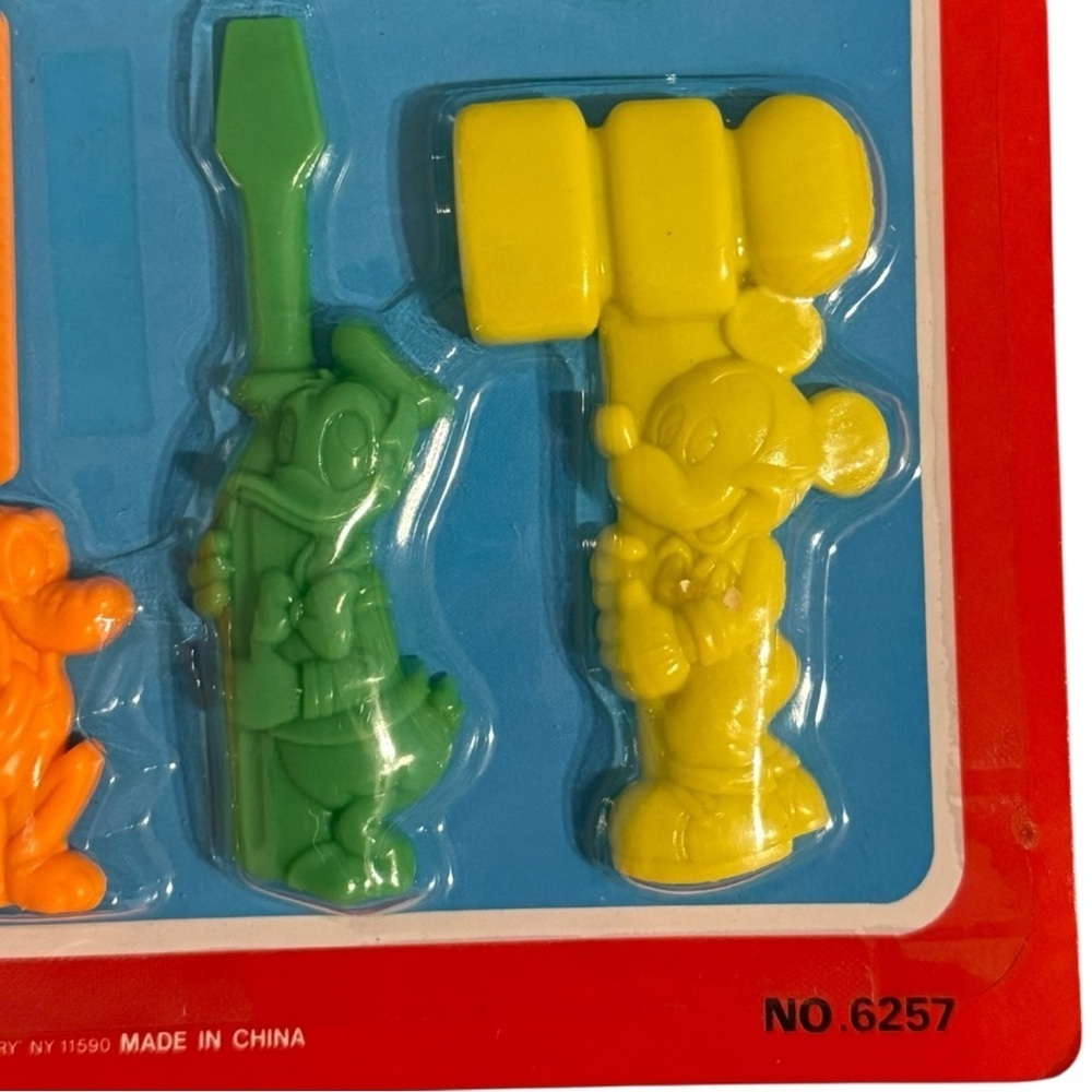Vintage Disney Mickey Mouse Tool Kit – Mattel ARCO 1980s NIP Plastic Play Tools - Picture 2 of 6